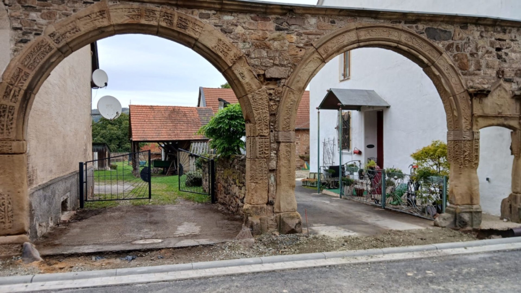 Restaurierung Sandsteinbögen in Merxheim